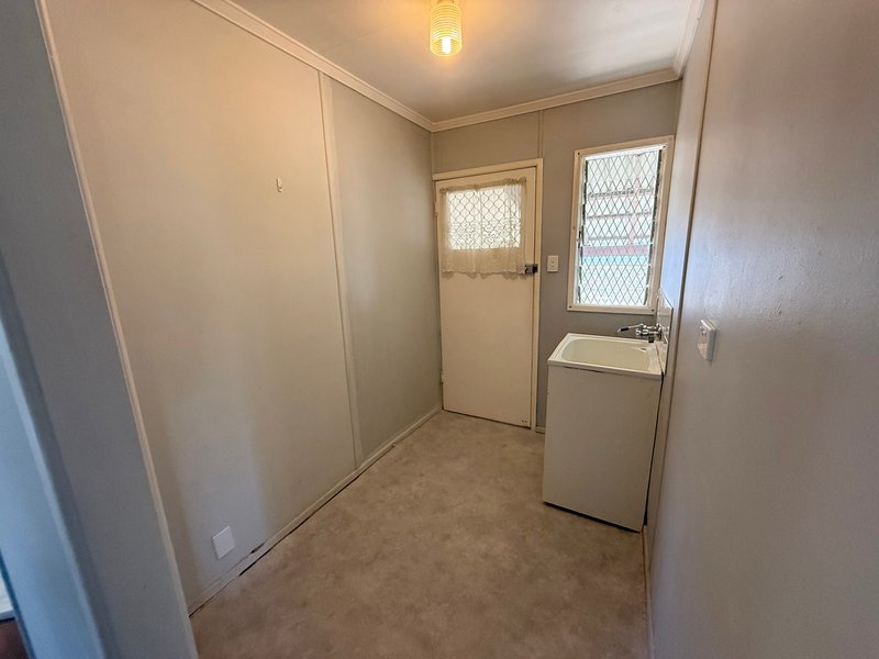 Photo - 19 Railway Avenue, Strathpine QLD 4500 - Image 11