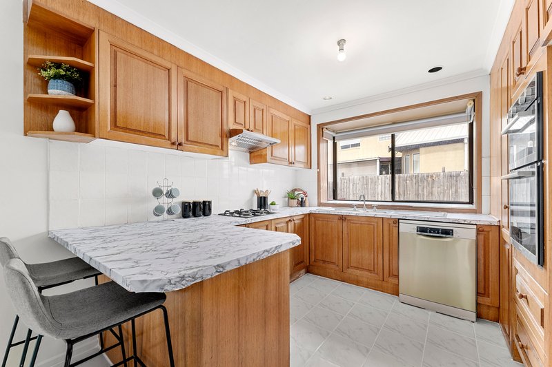 Photo - 19 Randell Court, Mill Park VIC 3082 - Image 2