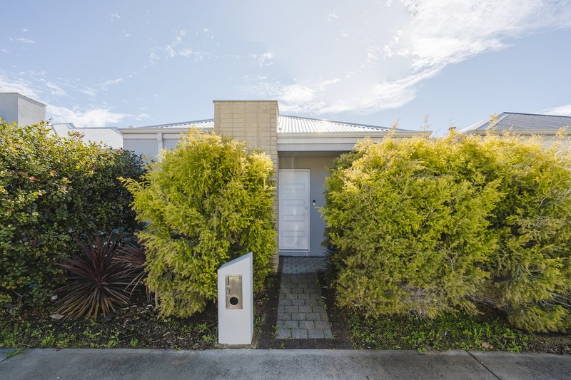 Photo - 19 Randstone Parade, Butler WA 6036 - Image 2