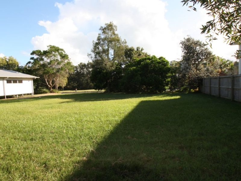 Photo - 19 Rangal Road, Ocean Shores NSW 2483 - Image 3