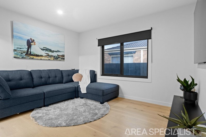 Photo - 1/9 Raymond Avenue, Frankston VIC 3199 - Image 5