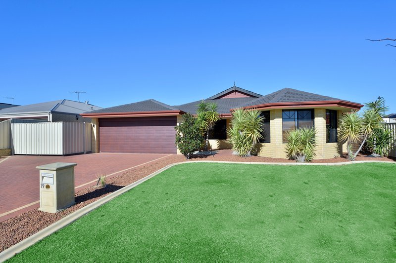 19 Rayner Promenade, Lakelands WA 6180