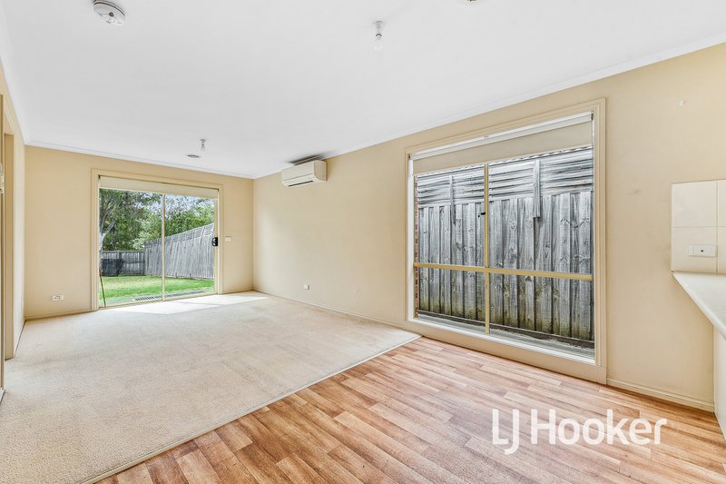 Photo - 19 Red Cherry Court, Pakenham VIC 3810 - Image 5