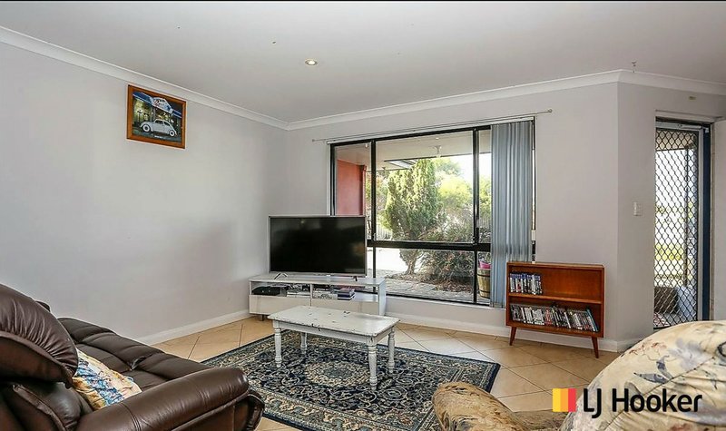 Photo - 19 Redruth Court, Yanchep WA 6035 - Image 5