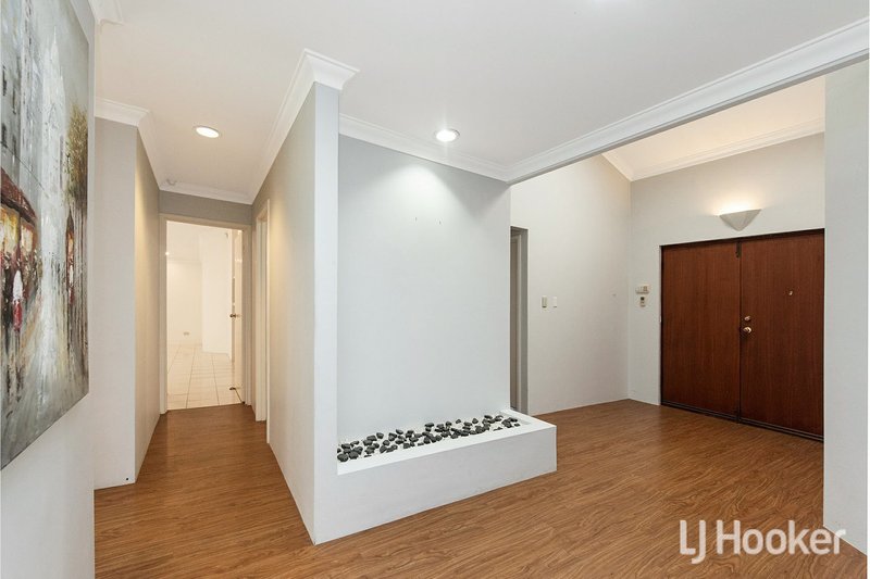 Photo - 19 Regency Drive, Thornlie WA 6108 - Image 2