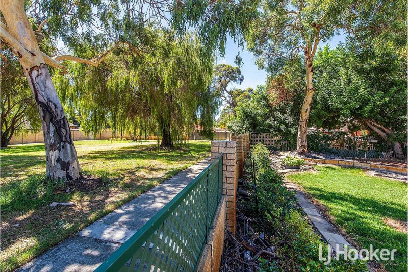 Photo - 19 Regency Drive, Thornlie WA 6108 - Image 19