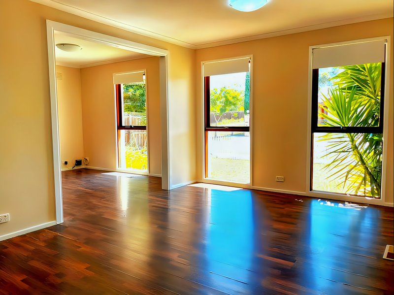 Photo - 19 Regent Street, Hoppers Crossing VIC 3029 - Image 2