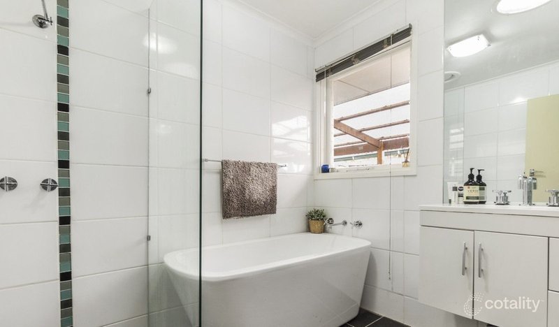 Photo - 19 Regent Street, Hoppers Crossing VIC 3029 - Image 4
