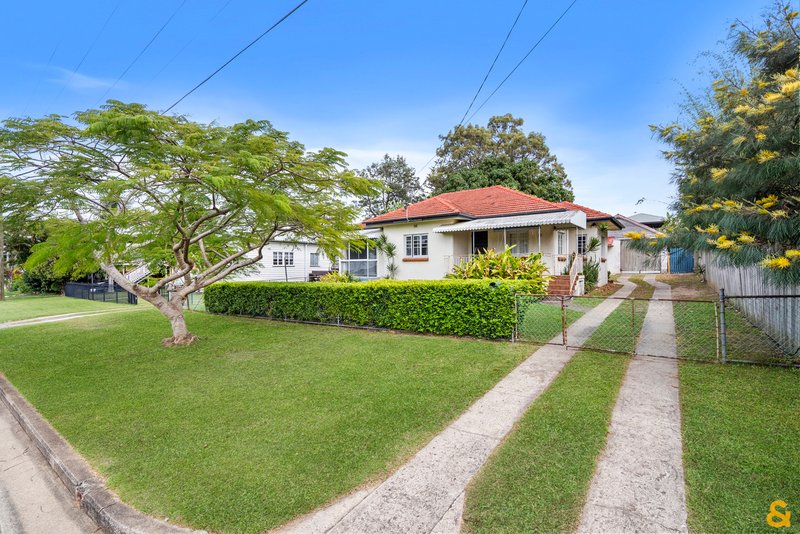 Photo - 19 Regent Street, Wynnum West QLD 4178 - Image 2