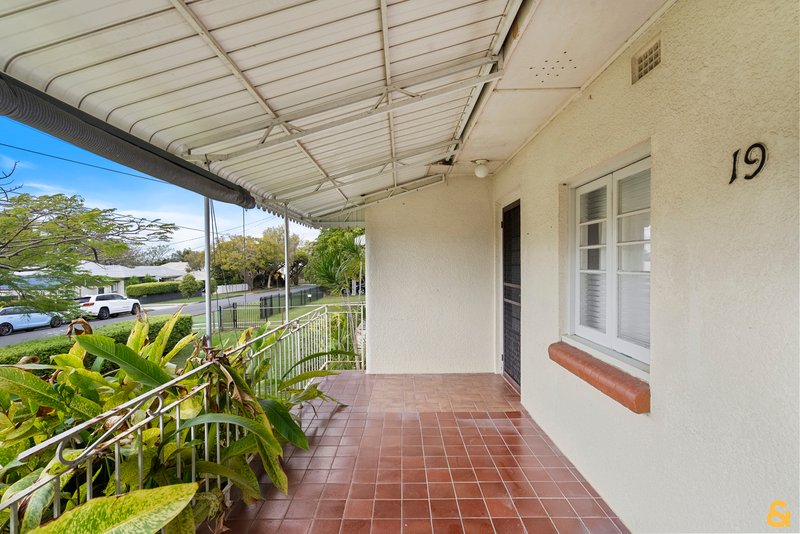 Photo - 19 Regent Street, Wynnum West QLD 4178 - Image 5