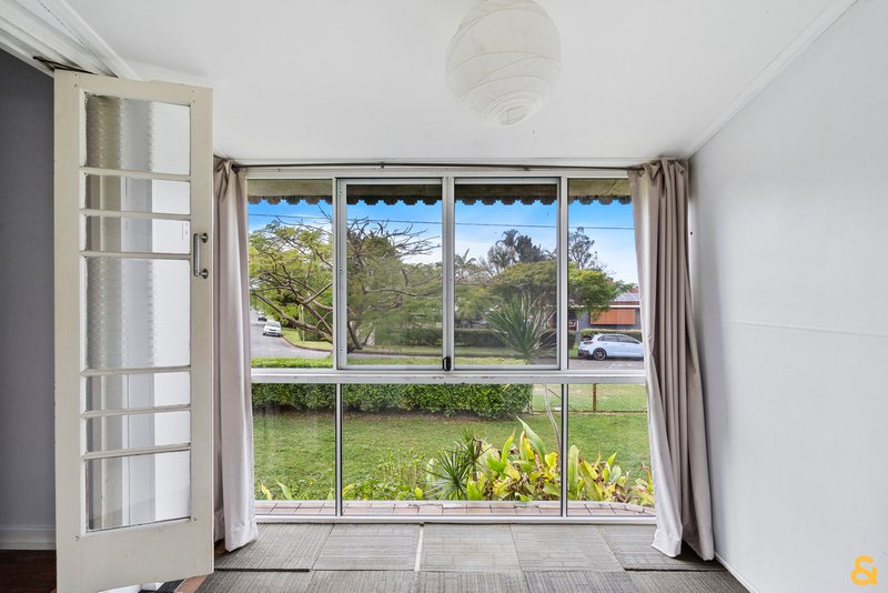 Photo - 19 Regent Street, Wynnum West QLD 4178 - Image 8