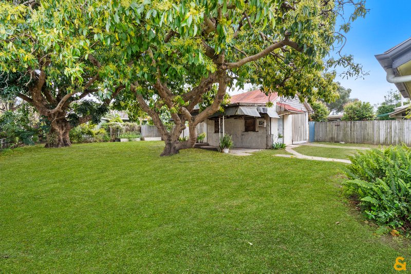 Photo - 19 Regent Street, Wynnum West QLD 4178 - Image 16