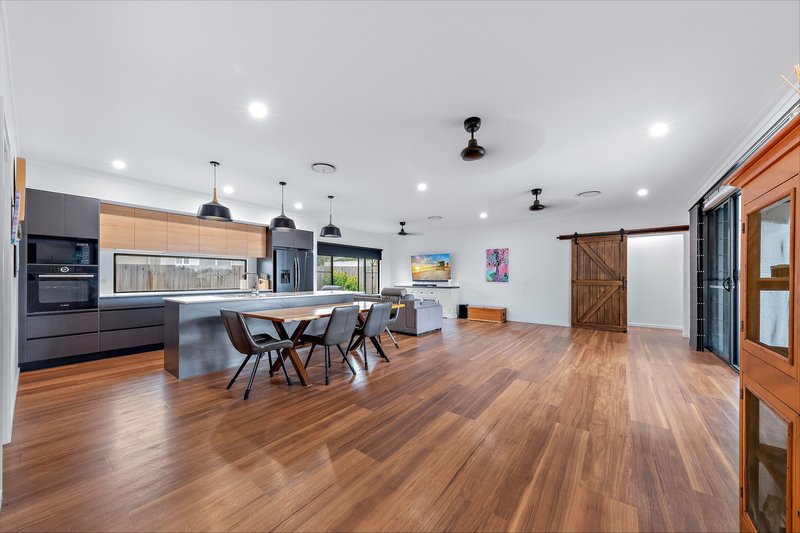 Photo - 19 Ripplecreek Way, Cannon Valley QLD 4800 - Image 6