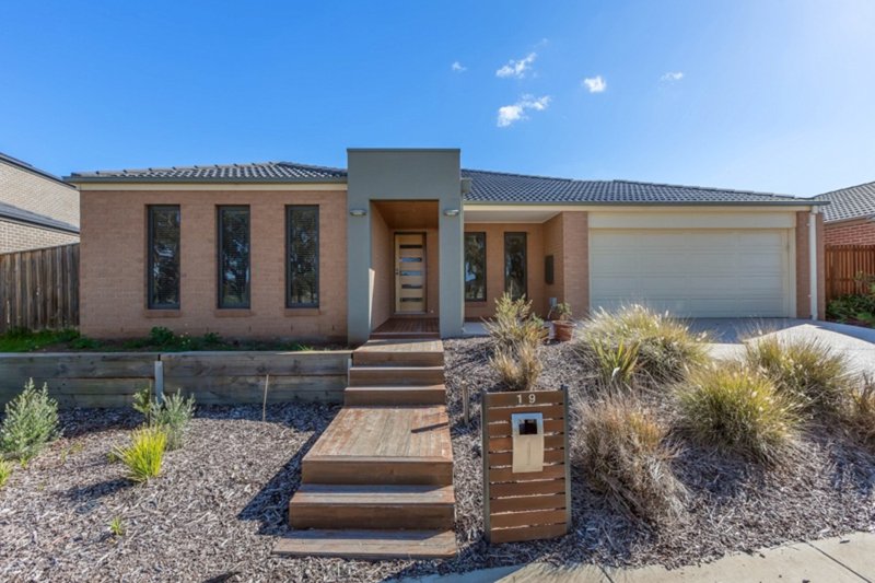 19 River Views Road, Melton West VIC 3337