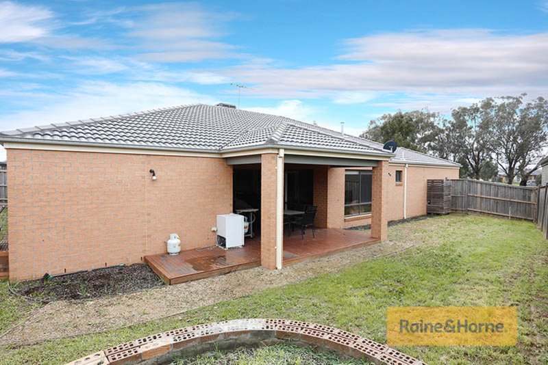 Photo - 19 River Views Road, Melton West VIC 3337 - Image 10