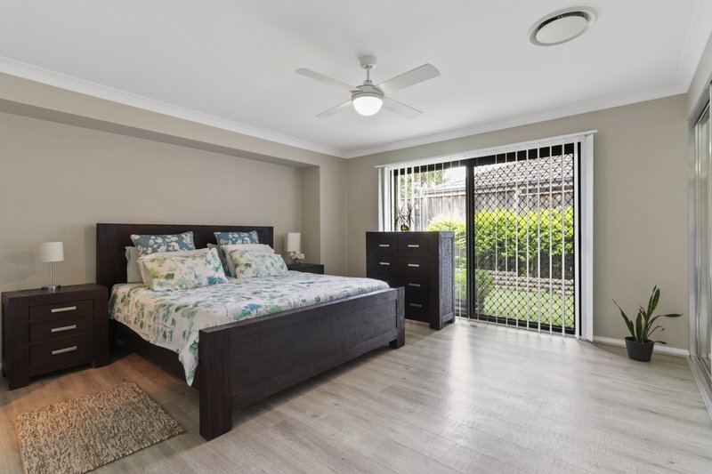 Photo - 19 Robey Avenue, Middleton Grange NSW 2171 - Image 12