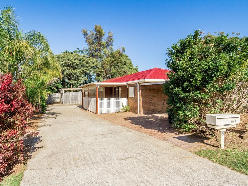 Photo - 1/9 Robin Joy Close, Labrador QLD 4215 - Image 1