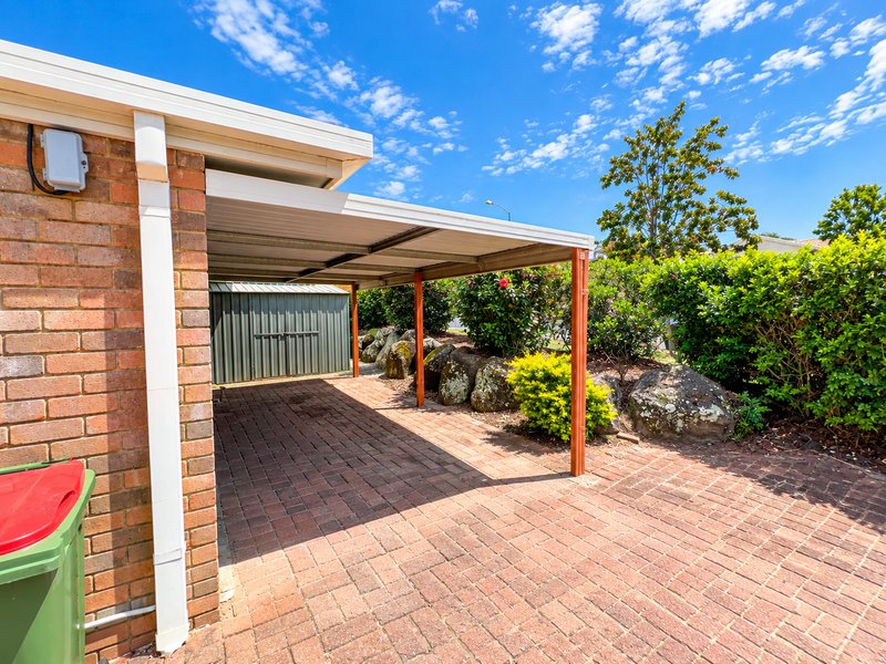 Photo - 1/9 Robin Joy Close, Labrador QLD 4215 - Image 3