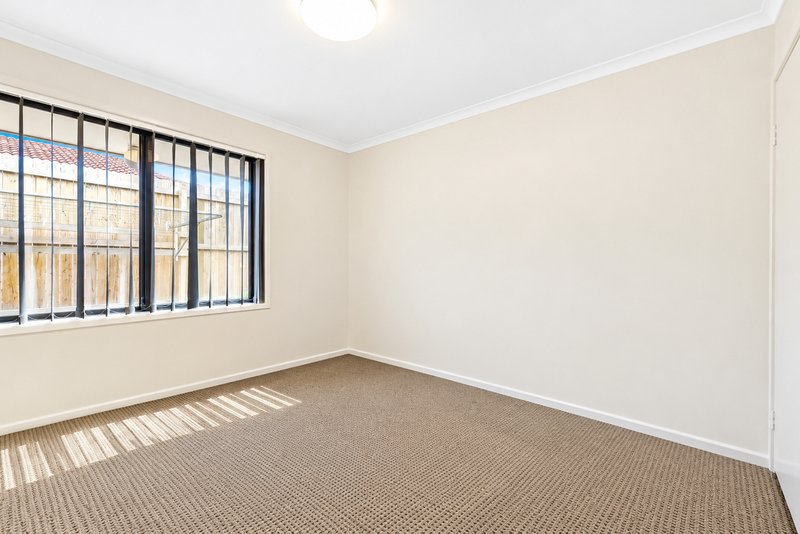 Photo - 1/9 Robin Joy Close, Labrador QLD 4215 - Image 5