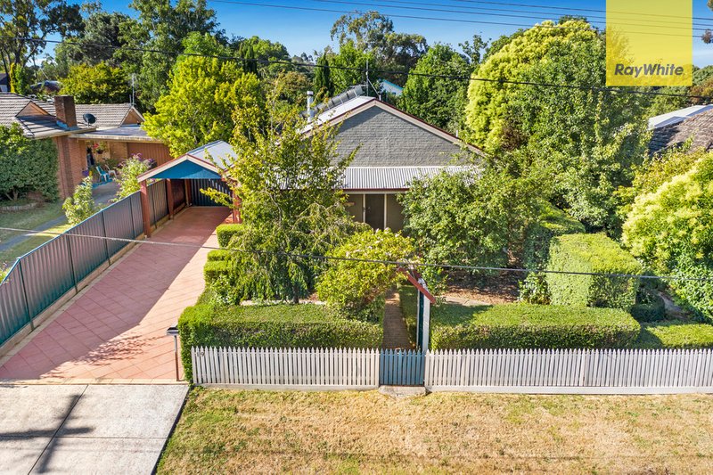 19 Rodney Drive, Woodend VIC 3442