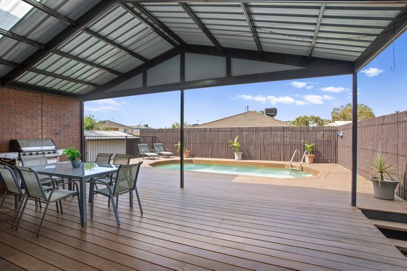 Photo - 19 Romina Way, South Morang VIC 3752 - Image 3