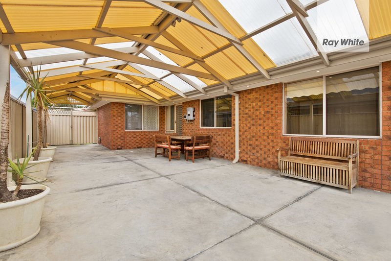 Photo - 19 Rosella Walk, South Morang VIC 3752 - Image 5