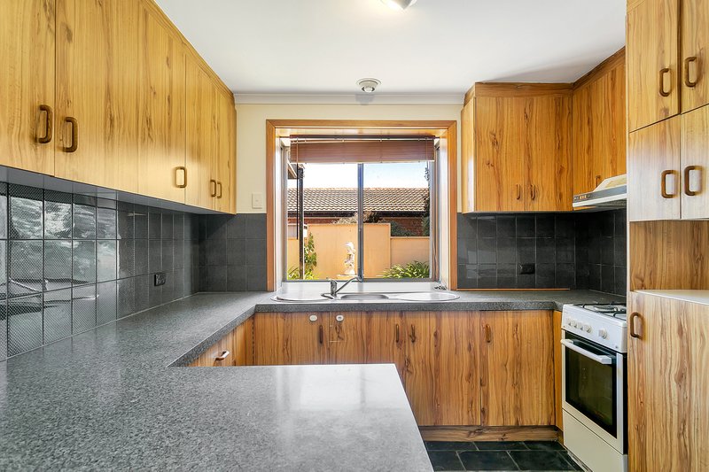 Photo - 19 Rosemary Tce , Morphett Vale SA 5162 - Image 4