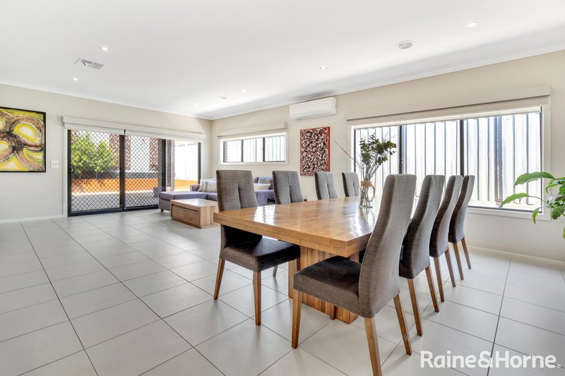 Photo - 19 Rosenthal Boulevard, Sunbury VIC 3429 - Image 13