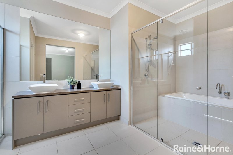 Photo - 19 Rosenthal Boulevard, Sunbury VIC 3429 - Image 19