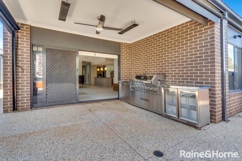 Photo - 19 Rosenthal Boulevard, Sunbury VIC 3429 - Image 24