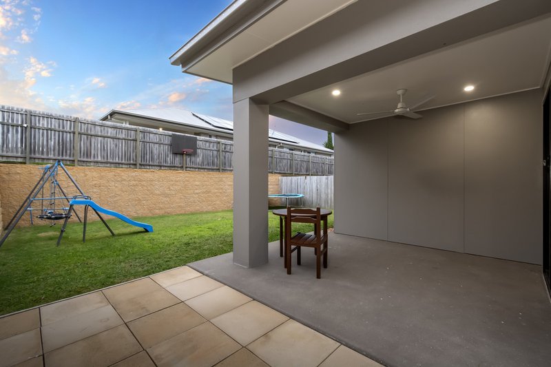 Photo - 19 Ross Crescent, Pimpama QLD 4209 - Image 11