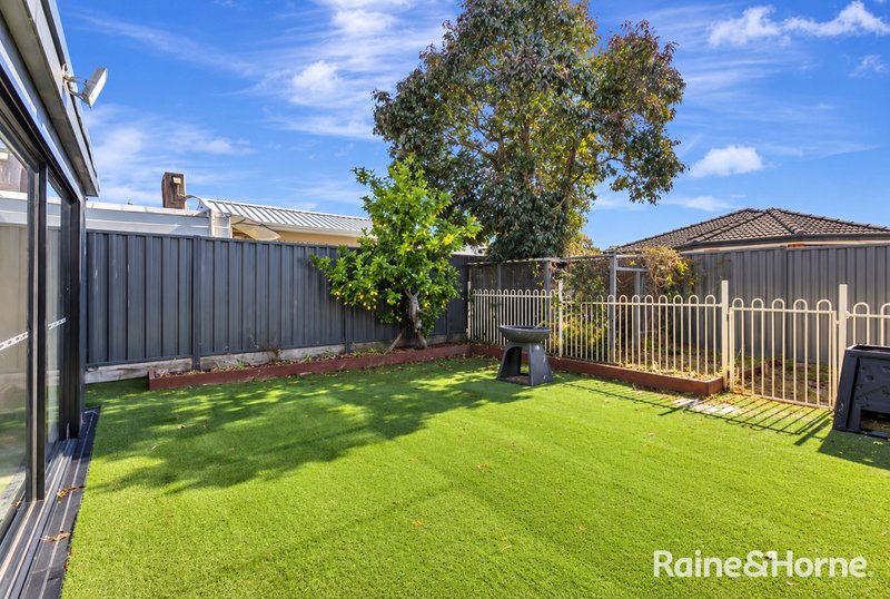 Photo - 19 Rostron Way, Roxburgh Park VIC 3064 - Image 10