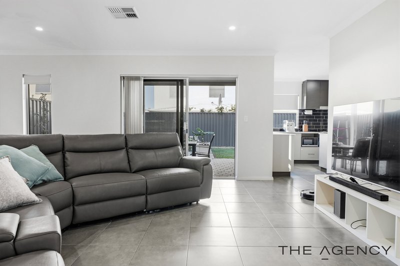 Photo - 19 Rouen Street, Madeley WA 6065 - Image 3