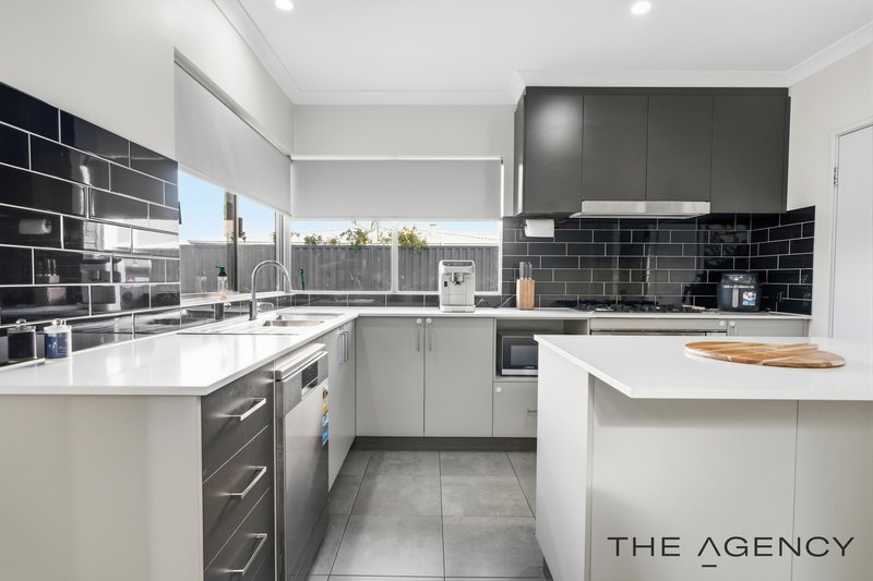 Photo - 19 Rouen Street, Madeley WA 6065 - Image 4
