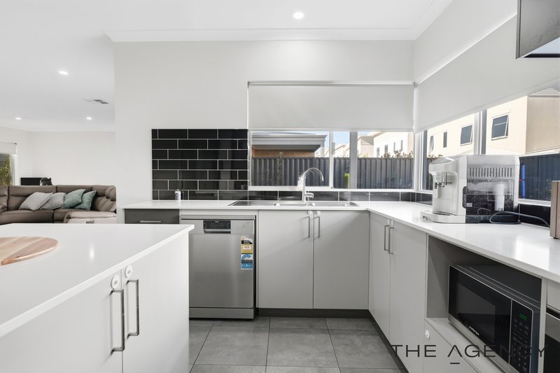 Photo - 19 Rouen Street, Madeley WA 6065 - Image 6
