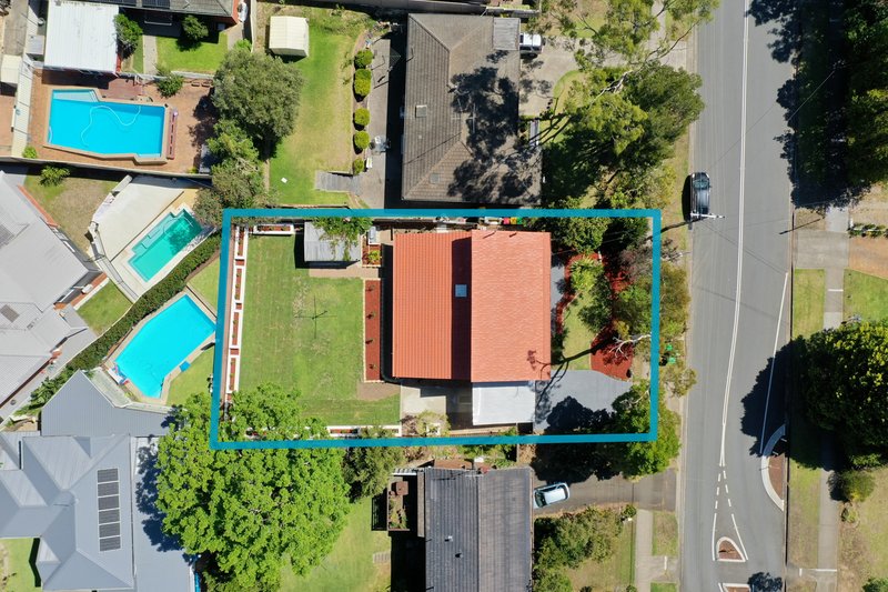 Photo - 19 Roxborough Park Road, Baulkham Hills NSW 2153 - Image 12