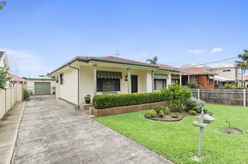 19 Royal Crescent, Woonona NSW 2517