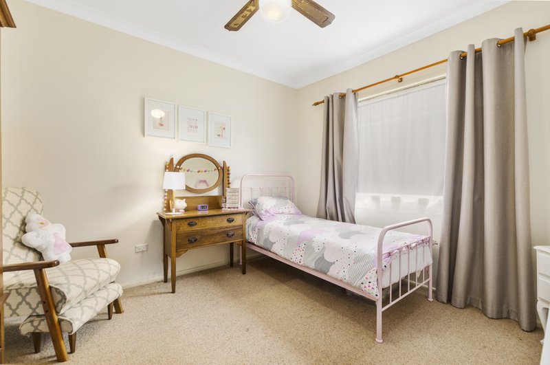 Photo - 19 Royal Crescent, Woonona NSW 2517 - Image 4