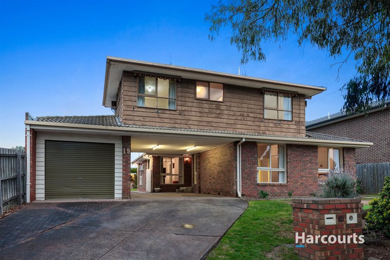 19 Roycroft Avenue, Wantirna South VIC 3152