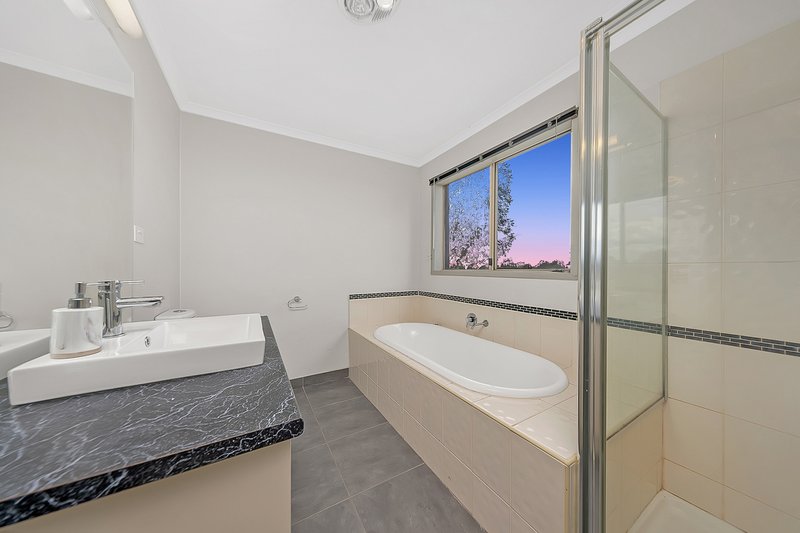 Photo - 19 Runecrest Terrace, Epping VIC 3076 - Image 12