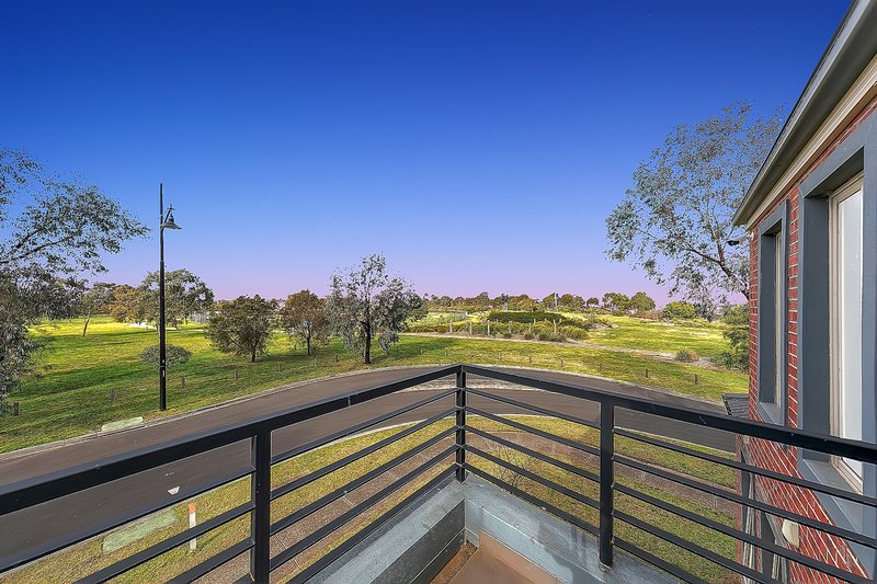 Photo - 19 Runecrest Terrace, Epping VIC 3076 - Image 15