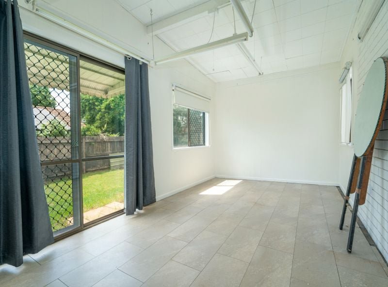 Photo - 1/9 Ruth Street, Centenary Heights QLD 4350 - Image 3