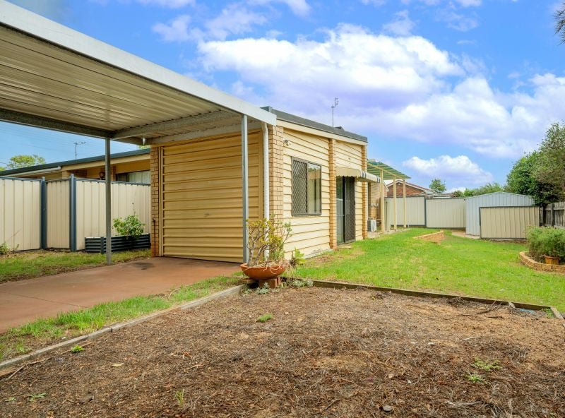 Photo - 1/9 Ruth Street, Centenary Heights QLD 4350 - Image 9