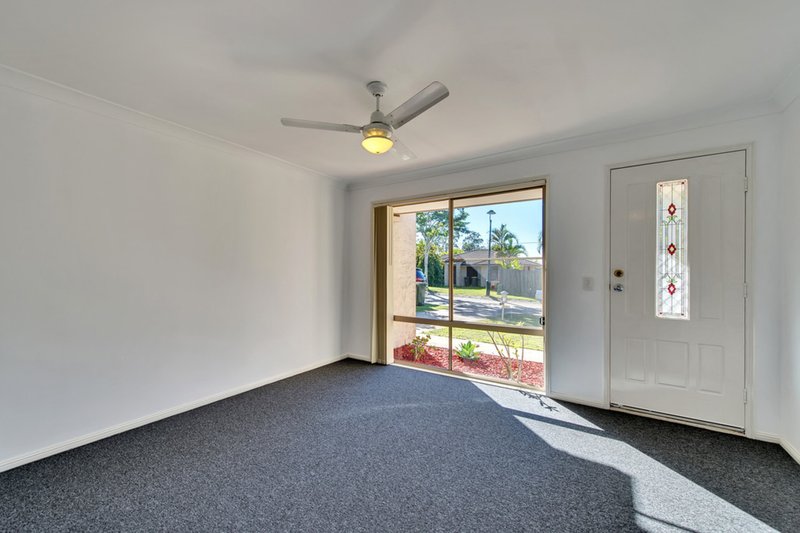 Photo - 19 Ryecroft Place, Richlands QLD 4077 - Image 2