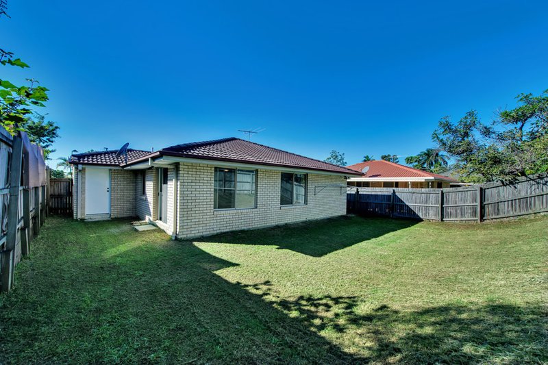 Photo - 19 Ryecroft Place, Richlands QLD 4077 - Image 14