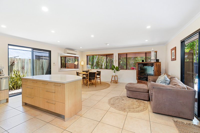 Photo - 19 Sail Street, Noosaville QLD 4566 - Image 10