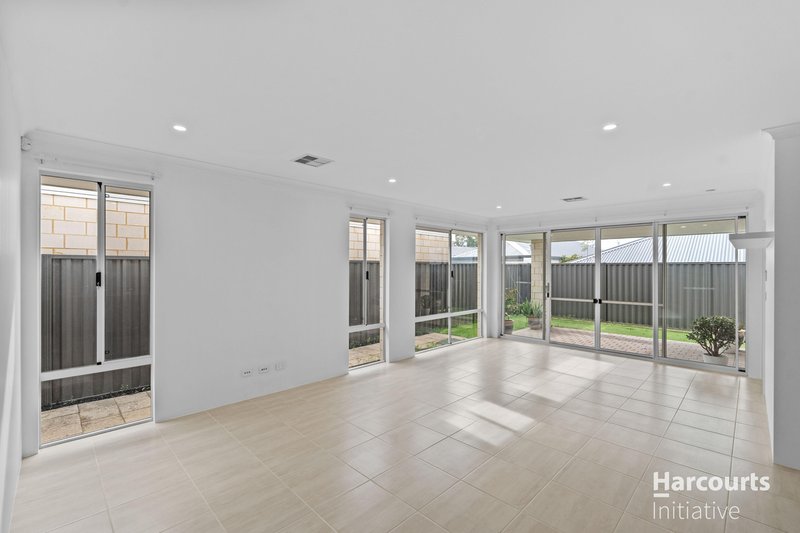 Photo - 19 Salhouse Road, Aveley WA 6069 - Image 5