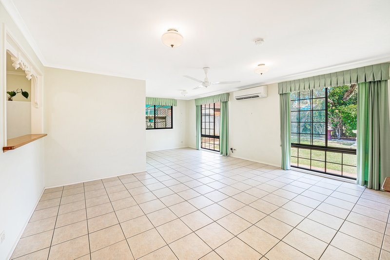 Photo - 19 Salito Street, Carseldine QLD 4034 - Image 6