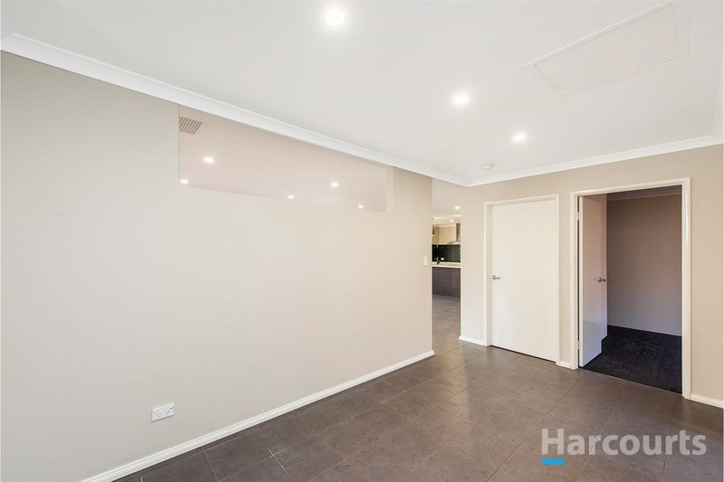 Photo - 19 Salzburg Way, Wanneroo WA 6065 - Image 17