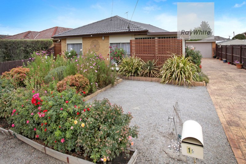 19 Samara Grove, Gladstone Park VIC 3043